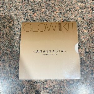Anastasia Beverly Hills Sun Dipped Glow Kit - Gold and Bronze Tones